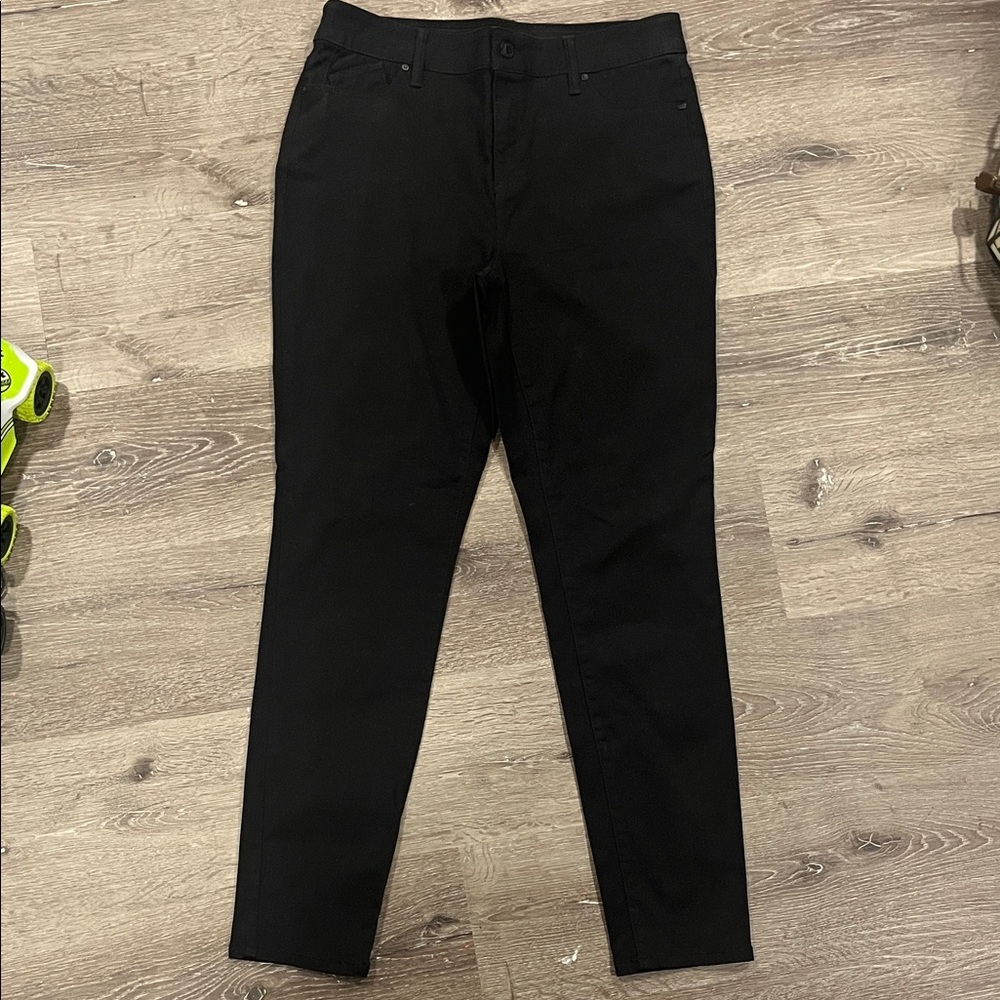 Chico's Sleek Black Pants